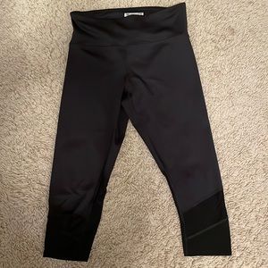barely worn forever 21 cropped leggings